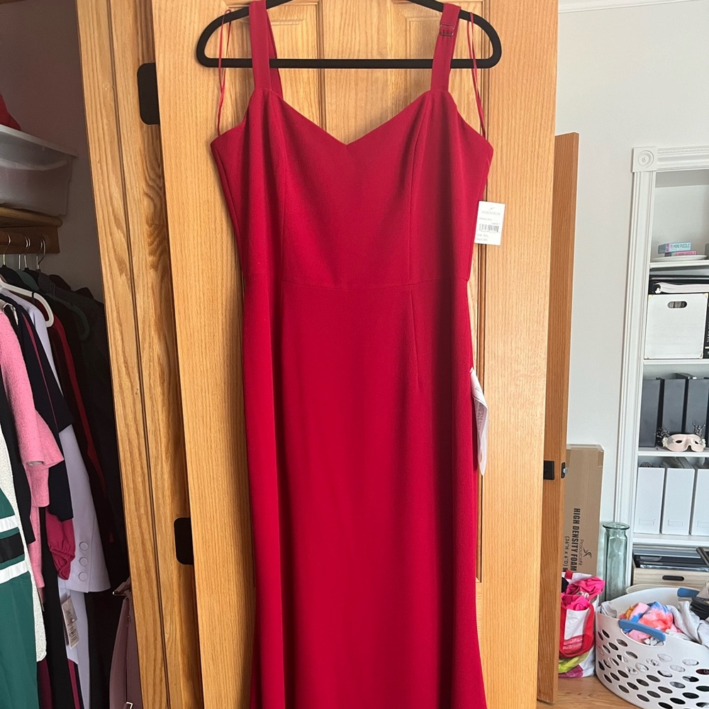DRESS THE POPULATION SWEETHEART GOWN WITH SLIT